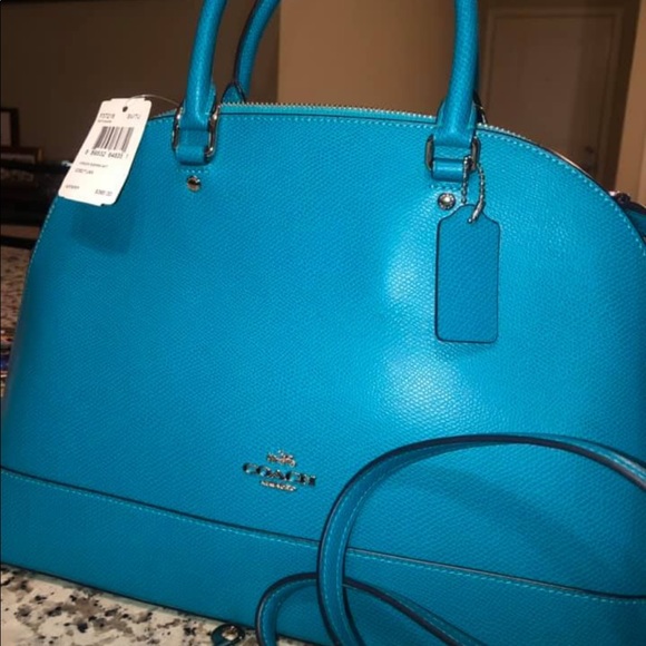 Coach Handbags - Never used - coach purse